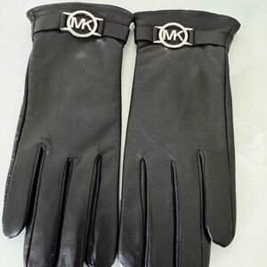 NWOT - Michael Kors Black Leather Gloves - Size Small
